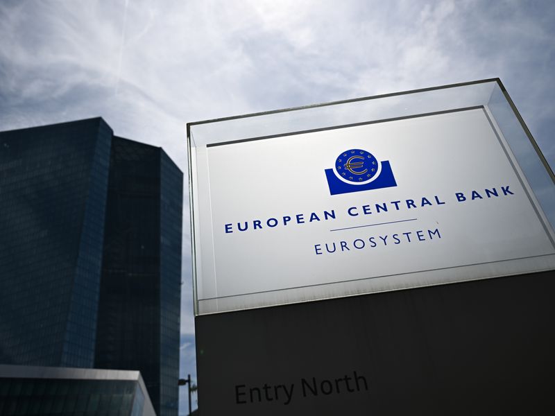 ECB vyriausiasis ekonomistas Lane’as pritaria tolesniam palūkanų normų mažinimui