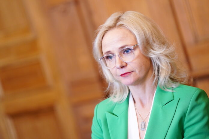 Kalėdų senelis Pergaile staiga pasitraukia iš lenktynių į Latvijos banką